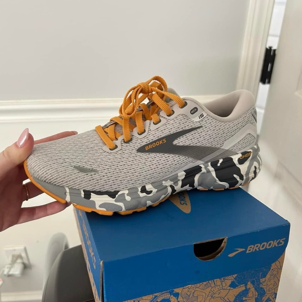 Brooks - size 7 running shoes